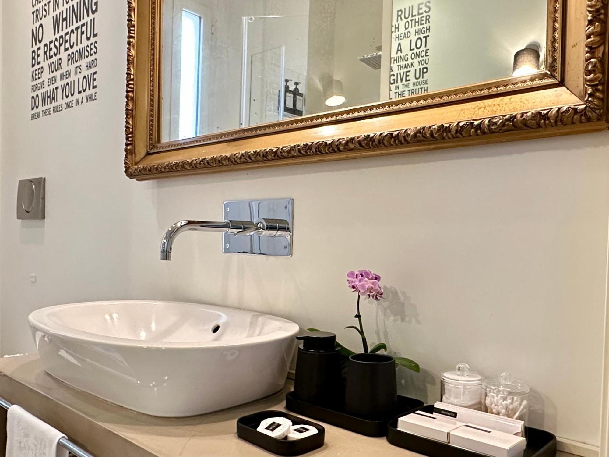 Lily Pads -Elegant Apartment- In The City Center Milano Esterno foto